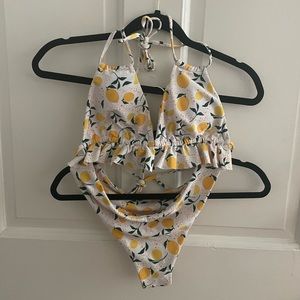 Romwe lemon 2 piece swimsuit medium